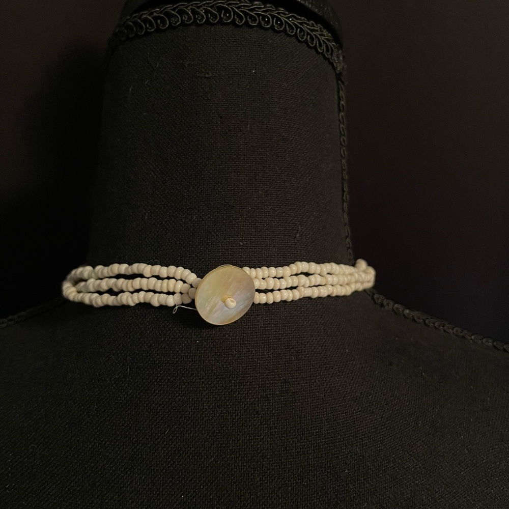 Beautiful Needed Shell Necklace - image 2